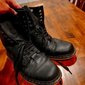 Doc Marten boots 10.5 mens Black